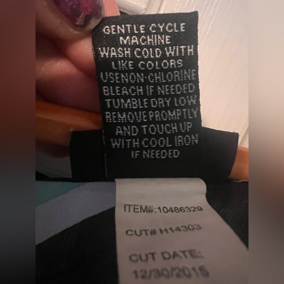 Torrid Chevron Stripe Back Detail
Top Size 2 - Picture 7 of 7